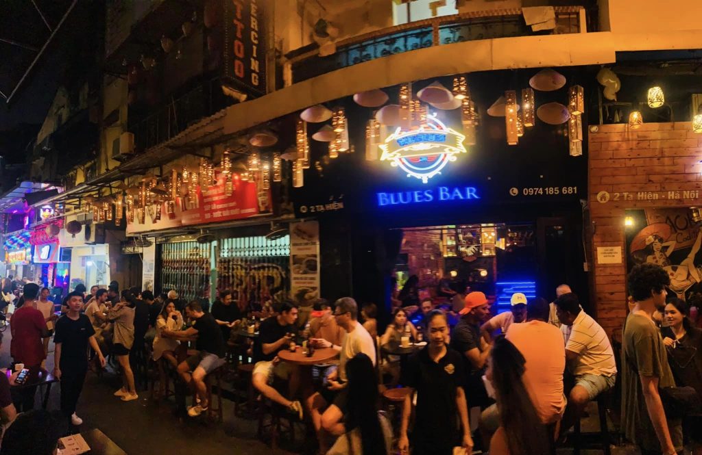 hanoi nightlife party guide blues bar