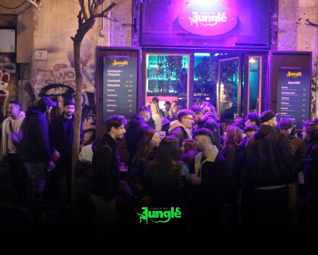 naples nightlife jungle bar