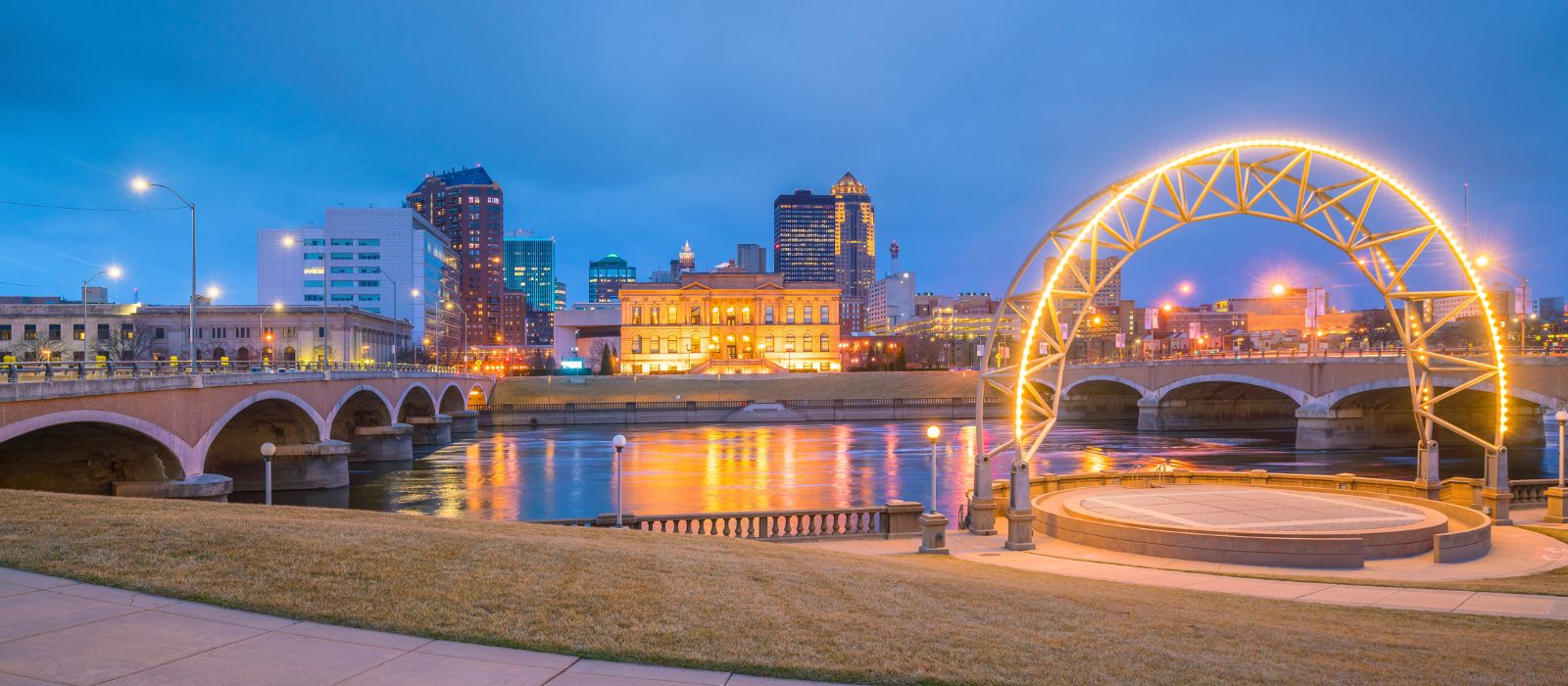 Des Moines Nightlife & Party Guide – 2023