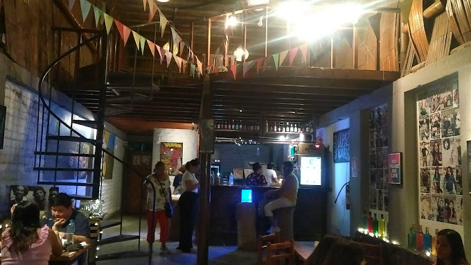 Makakos restobar