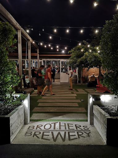 Brothers Beer bar