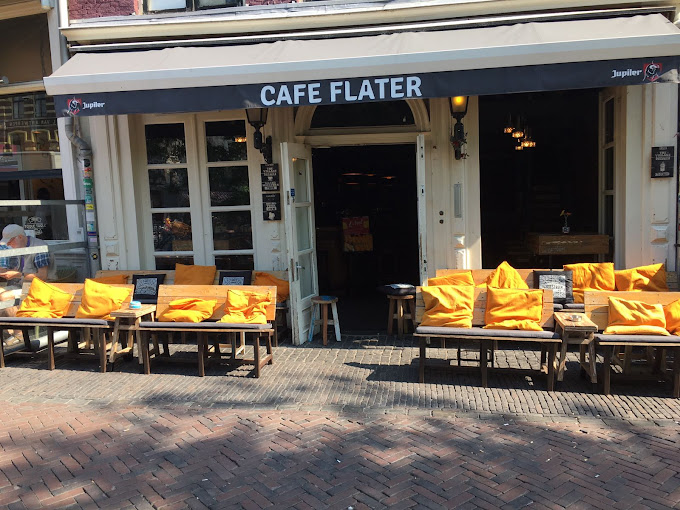 Cafe Flater bar 1