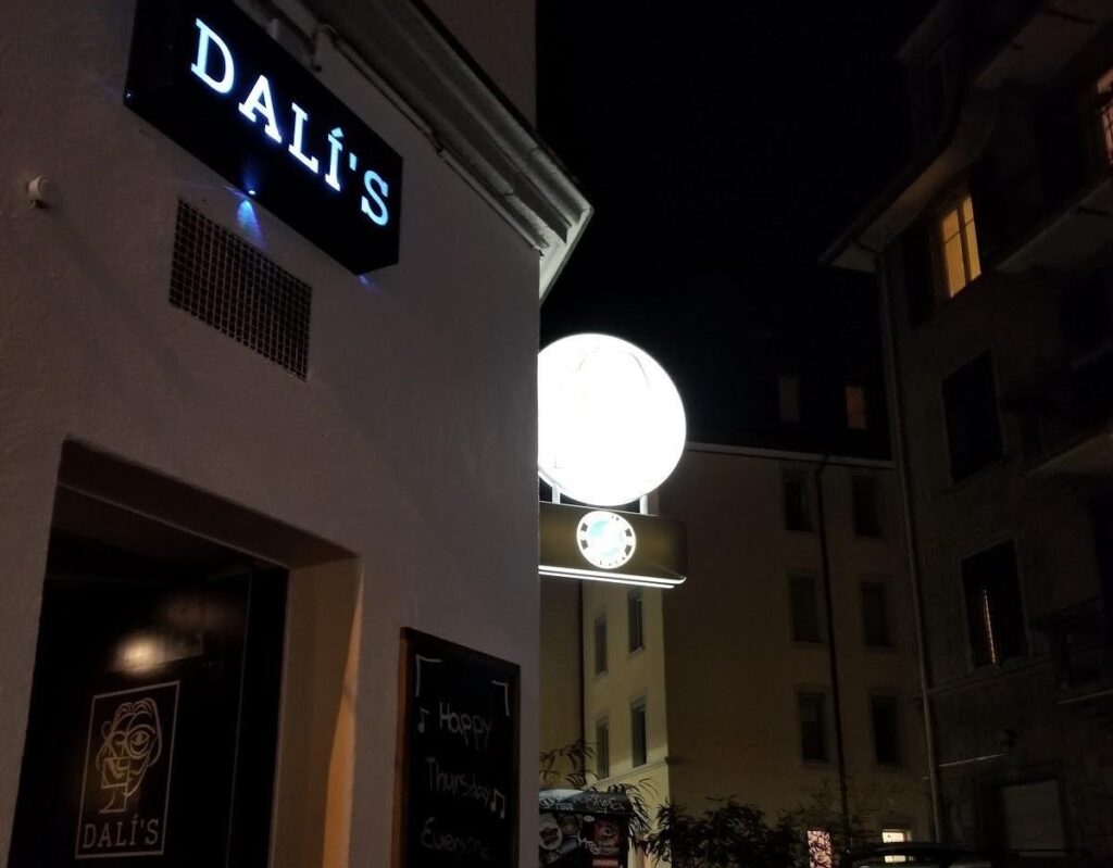 Dalis Bar